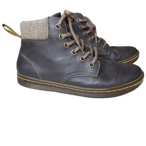 Dr. Martens Maelly Brown Boots. Size 6